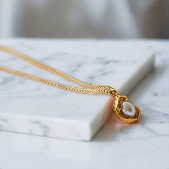 18k Gold Plated Titanium Fresh Water Pearl Necklace - Picture 1 of 4